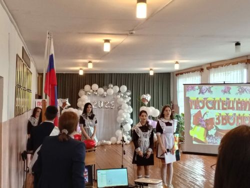Последние звонки прозвенели для выпускников Нурлата и Нурлатского района