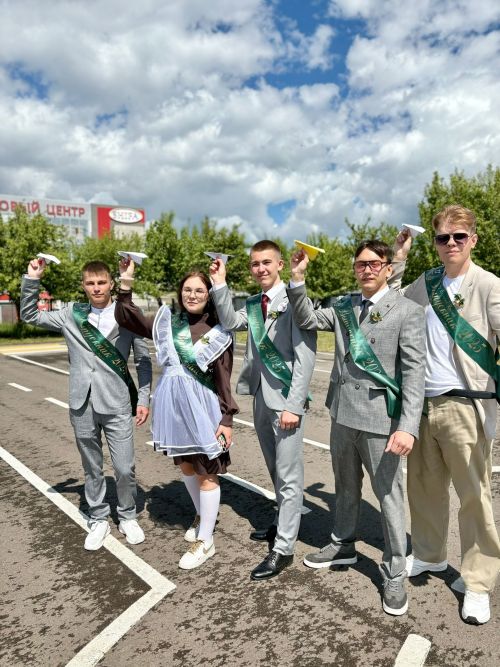 Трогательная акция «Самолетик будущего» прошла в школах Нурлата