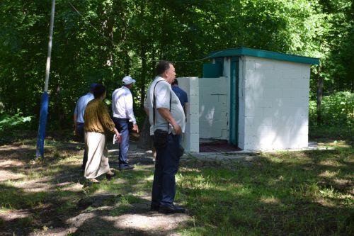 Глава Нурлатского района ознакомился с подготовкой детского лагеря «Заречный» к летнему сезону