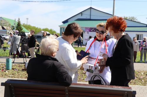 В Нурлате торжественно открыли Аллею Победы в честь героев-железнодорожников