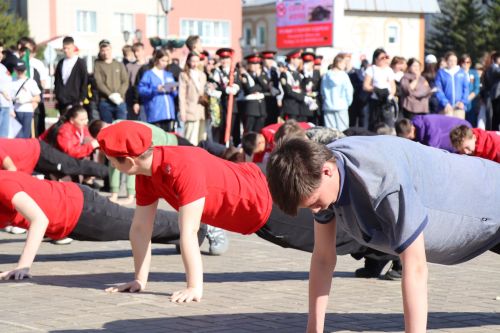 В Нурлате установили «Рекорд Победы»: участники отжались 29 220 раз в честь мирных дней