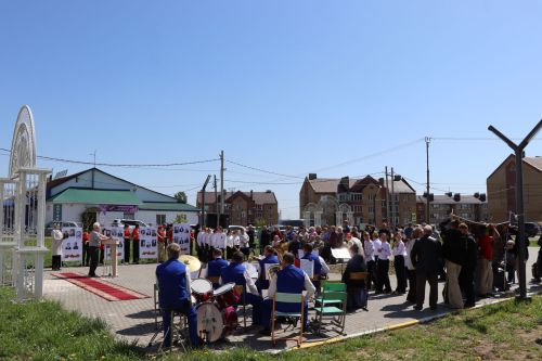 В Нурлате торжественно открыли Аллею Победы в честь героев-железнодорожников