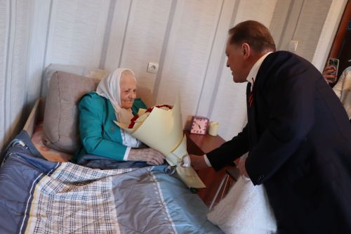 Дамир Ишкинеев и Айдар Метшин поздравили нурлатских ветеранов с 80-летием Победы