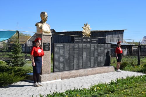 Самый юный участник пробега «Караульная Гора-Нурлат» Артем Жирнов посвятил свой забег подвигам прадедов