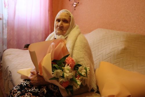 Дамир Ишкинеев и Айдар Метшин поздравили нурлатских ветеранов с 80-летием Победы