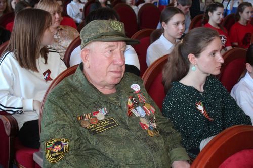 Для юных нурлатцев прошел Урок патриотизма от представителей «Клуба воинской славы»