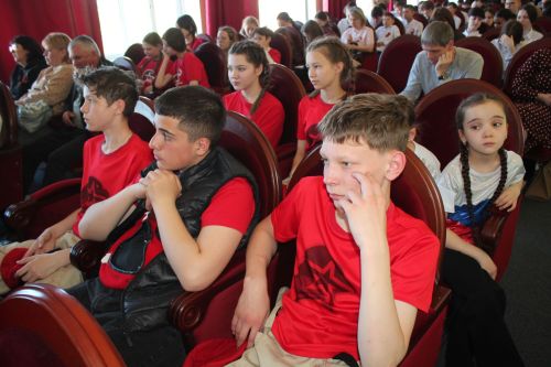 Для юных нурлатцев прошел Урок патриотизма от представителей «Клуба воинской славы»