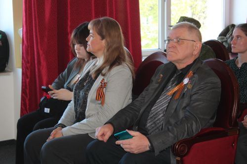Для юных нурлатцев прошел Урок патриотизма от представителей «Клуба воинской славы»