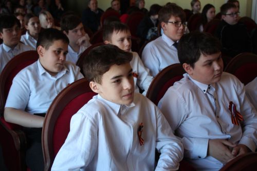 Для юных нурлатцев прошел Урок патриотизма от представителей «Клуба воинской славы»