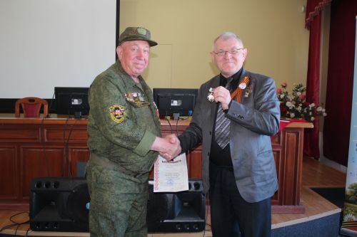 Для юных нурлатцев прошел Урок патриотизма от представителей «Клуба воинской славы»
