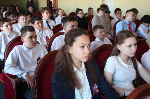 Для юных нурлатцев прошел Урок патриотизма от представителей «Клуба воинской славы»