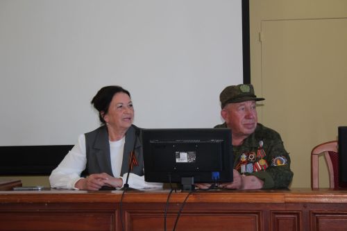 Для юных нурлатцев прошел Урок патриотизма от представителей «Клуба воинской славы»
