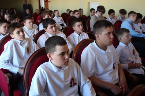 Для юных нурлатцев прошел Урок патриотизма от представителей «Клуба воинской славы»