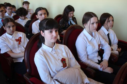 Для юных нурлатцев прошел Урок патриотизма от представителей «Клуба воинской славы»