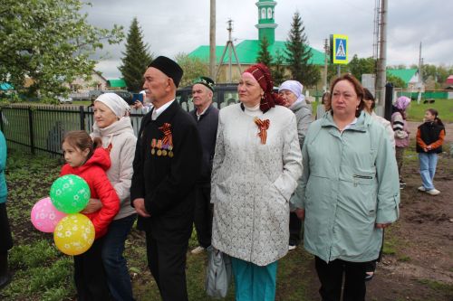 В День Победы Минталип Минеханов организовал праздничное чаепитие для жителей своего родного села Кривое Озеро