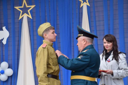 Юнармейцы Нурлата удостоились медалей за участие в Параде Победы