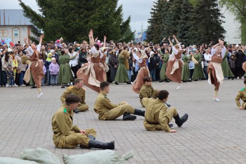 В Нурлате прошел парад Победы