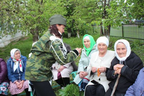 В День Победы Минталип Минеханов организовал праздничное чаепитие для жителей своего родного села Кривое Озеро