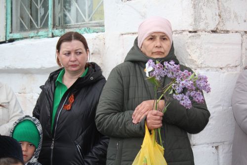 В День Победы Минталип Минеханов организовал праздничное чаепитие для жителей своего родного села Кривое Озеро