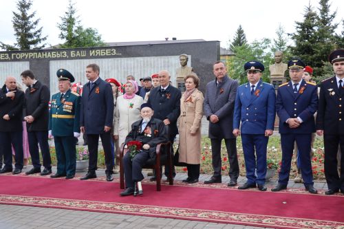 В Нурлате прошел парад Победы