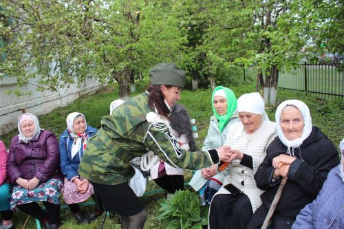 В День Победы Минталип Минеханов организовал праздничное чаепитие для жителей своего родного села Кривое Озеро