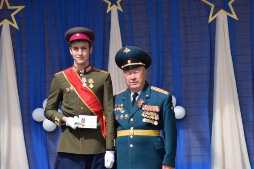 Юнармейцы Нурлата удостоились медалей за участие в Параде Победы