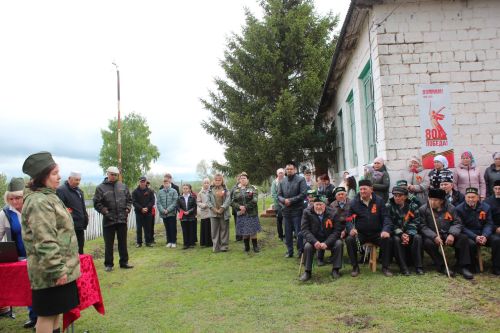 В День Победы Минталип Минеханов организовал праздничное чаепитие для жителей своего родного села Кривое Озеро