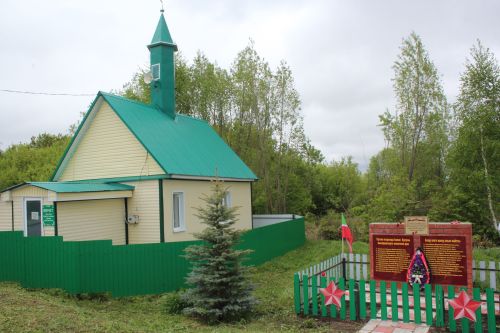 Большой праздник в маленьком поселке: в Старом Ауле почтили память героев Великой Отечественной войны