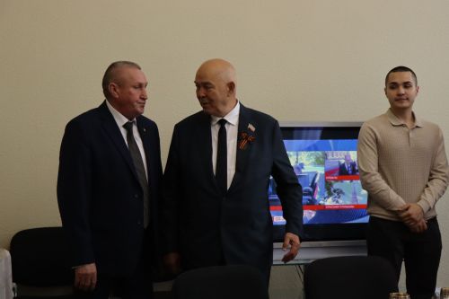 Дамир Ишкинеев чествовал ветерана войны в День Победы