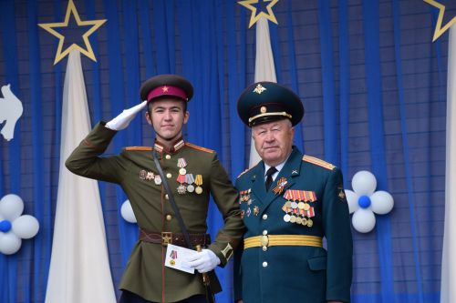 Юнармейцы Нурлата удостоились медалей за участие в Параде Победы