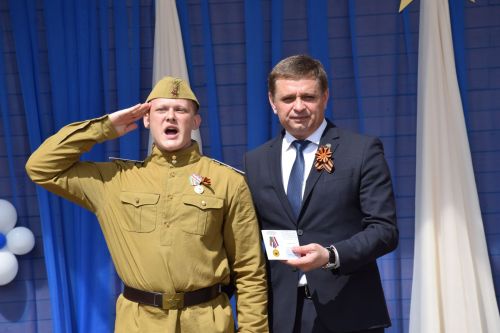 Юнармейцы Нурлата удостоились медалей за участие в Параде Победы
