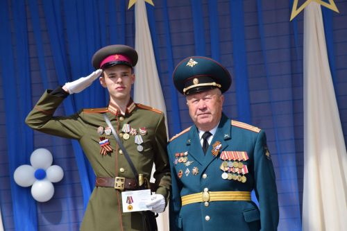 Юнармейцы Нурлата удостоились медалей за участие в Параде Победы