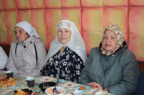 В День Победы Минталип Минеханов организовал праздничное чаепитие для жителей своего родного села Кривое Озеро