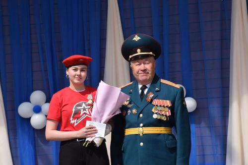 Юнармейцы Нурлата удостоились медалей за участие в Параде Победы