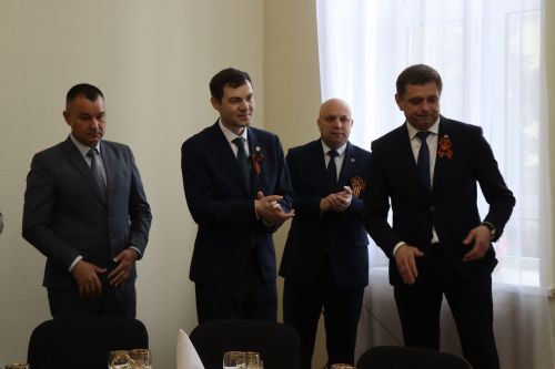 Дамир Ишкинеев чествовал ветерана войны в День Победы