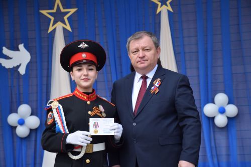 Юнармейцы Нурлата удостоились медалей за участие в Параде Победы