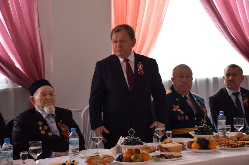 В Нурлате участники СВО стали почетными гостями праздничных мероприятий к 9 Мая