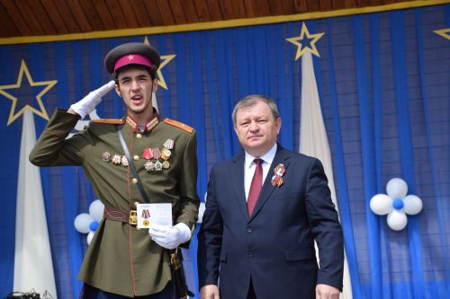 Юнармейцы Нурлата удостоились медалей за участие в Параде Победы