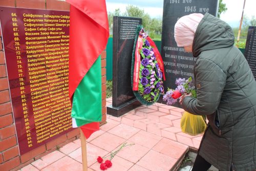 В День Победы Минталип Минеханов организовал праздничное чаепитие для жителей своего родного села Кривое Озеро
