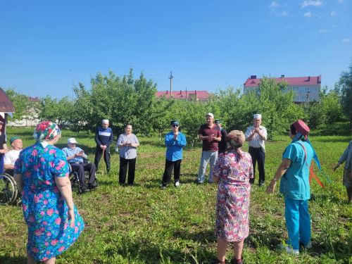 Сабантуй в Нурлатском доме престарелых: праздник дружбы, радости и единства!