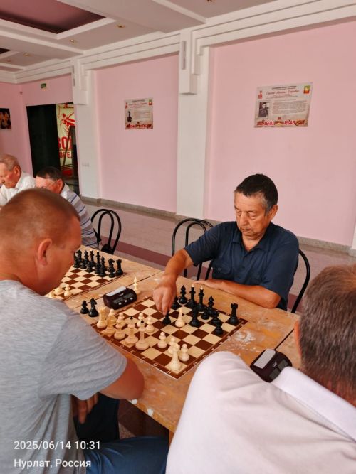 В Нурлате прошли шахматно-шашечные турниры, посвященные Дню России