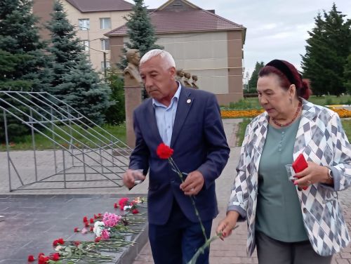 Нурлатцы зажгли свечи памяти в честь павших героев