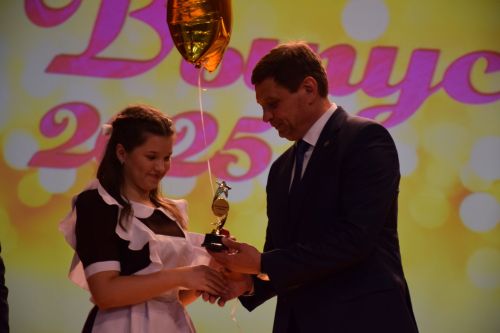 В Нурлате чествовали лучших выпускников района