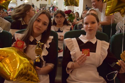 В Нурлате чествовали лучших выпускников района