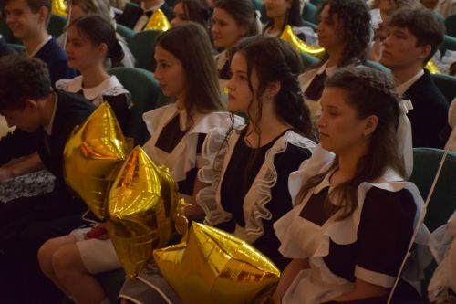 В Нурлате чествовали лучших выпускников района