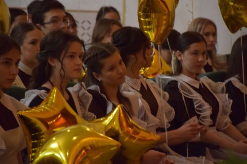 В Нурлате чествовали лучших выпускников района