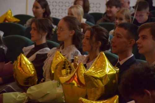 В Нурлате чествовали лучших выпускников района