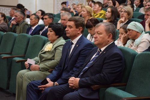 В Нурлате чествовали лучших выпускников района