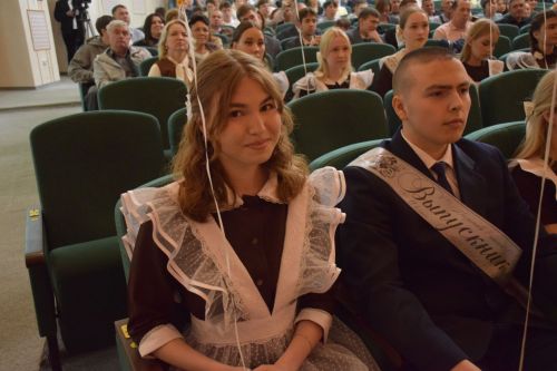В Нурлате чествовали лучших выпускников района