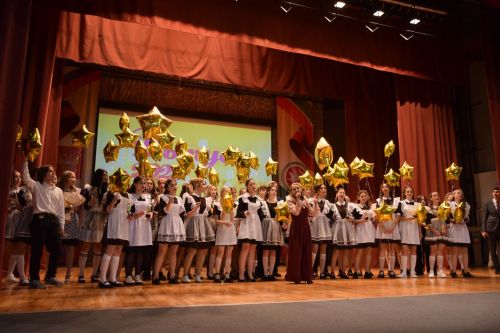 В Нурлате чествовали лучших выпускников района